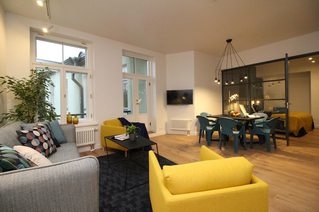 Tallinn City Apartments Old Town Suites Bagian luar foto