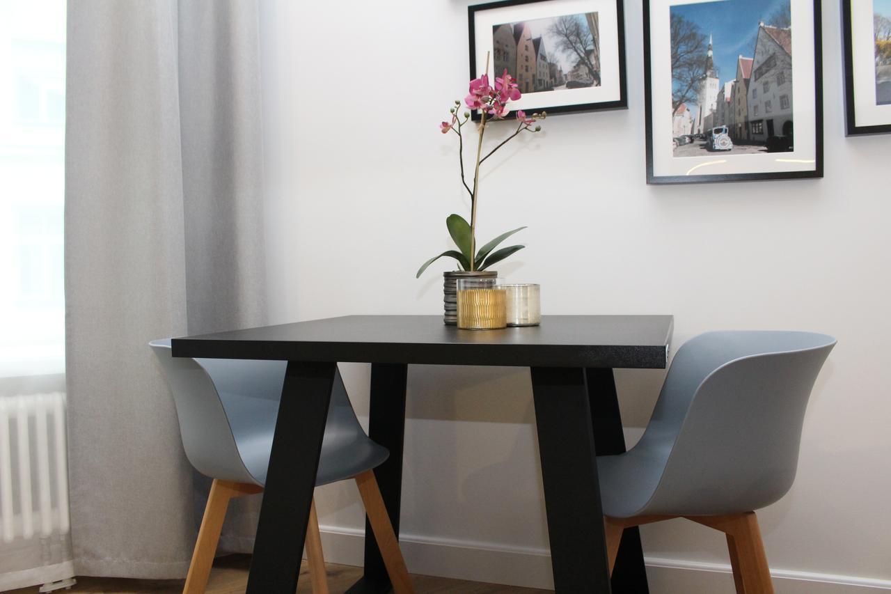 Tallinn City Apartments Old Town Suites Bagian luar foto