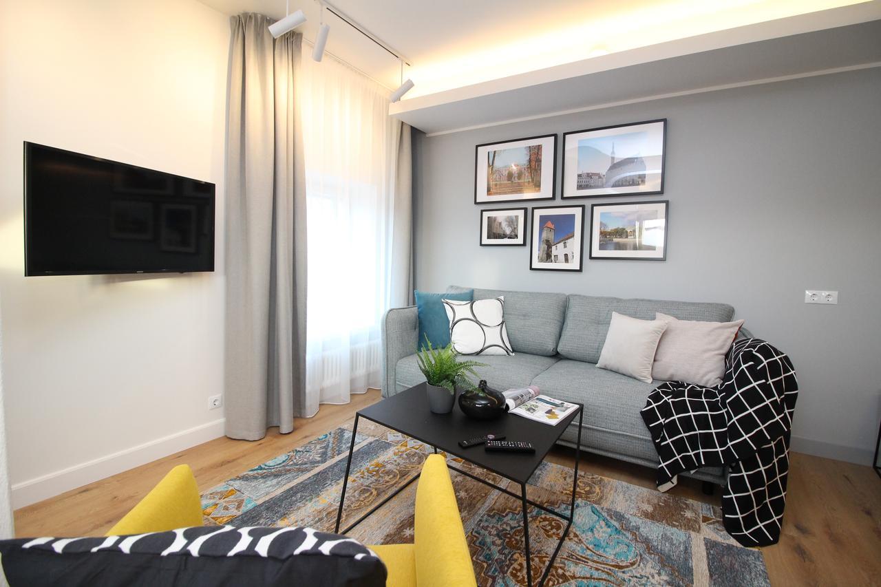 Tallinn City Apartments Old Town Suites Bagian luar foto