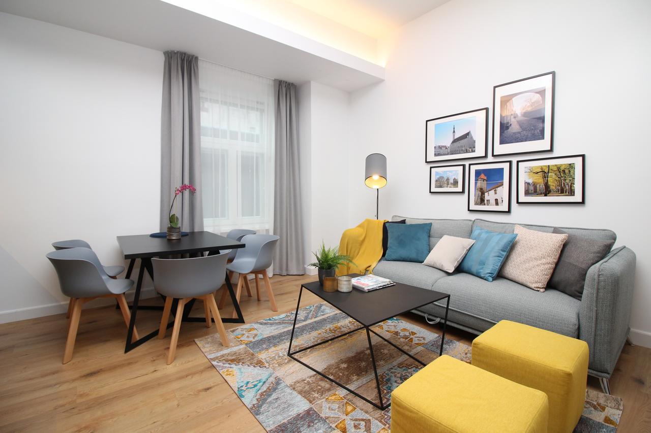 Tallinn City Apartments Old Town Suites Bagian luar foto